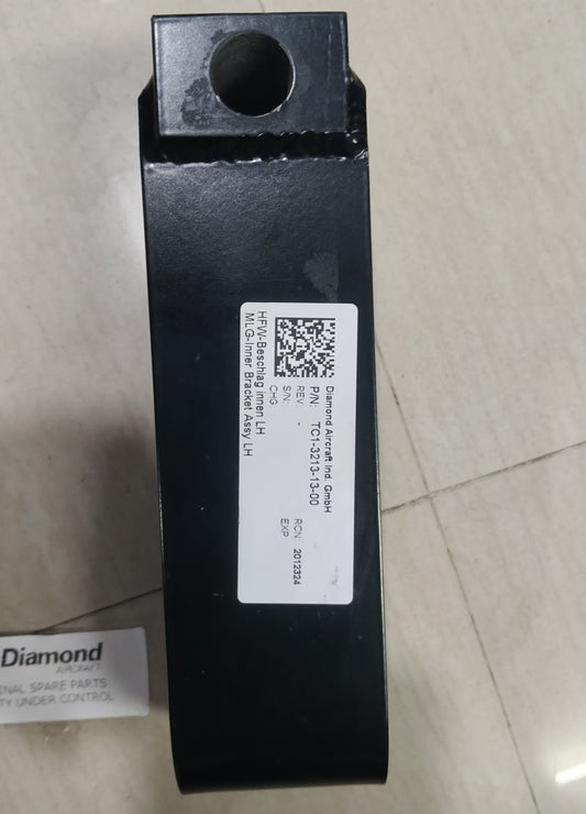 TC1-3213-13-00 	MLG-INNER BRACKET ASSY LH